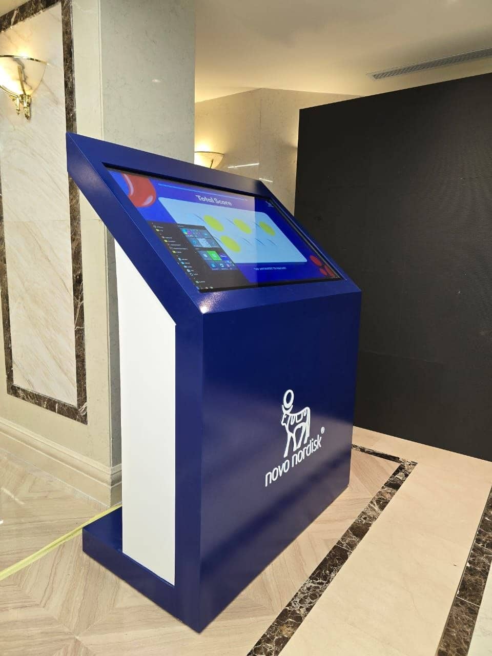 شاشات ومنصات تفاعلية ذكية (Interactive Kiosk) - مشروع منفذ بواسطة رواد الإبداع